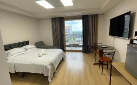 Spacious Luxury Condo W/ Kitchen Beside Hilton Clark D'Heights